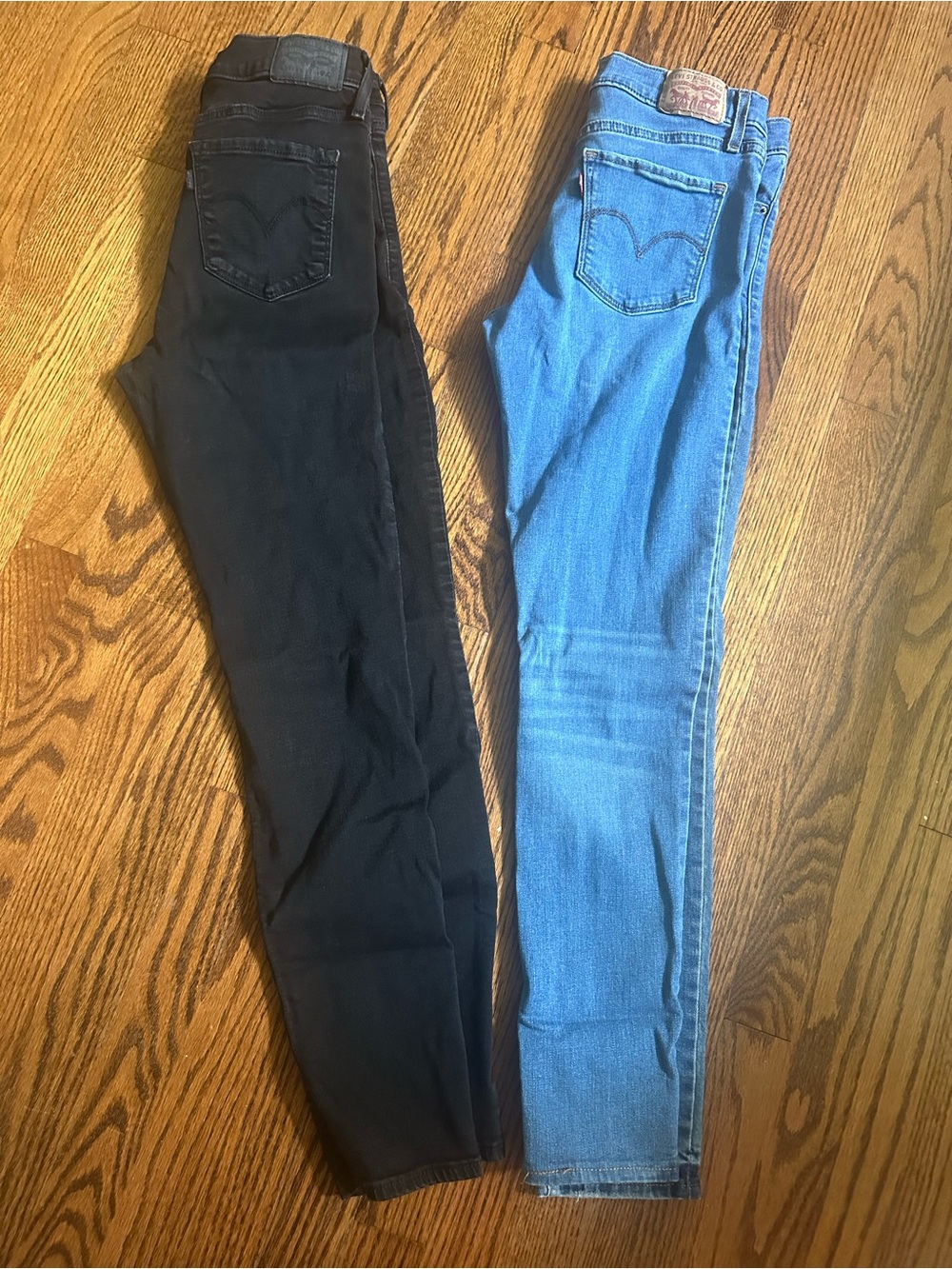 Levi's Women’s Skinny Jeans - Black & Light Blue